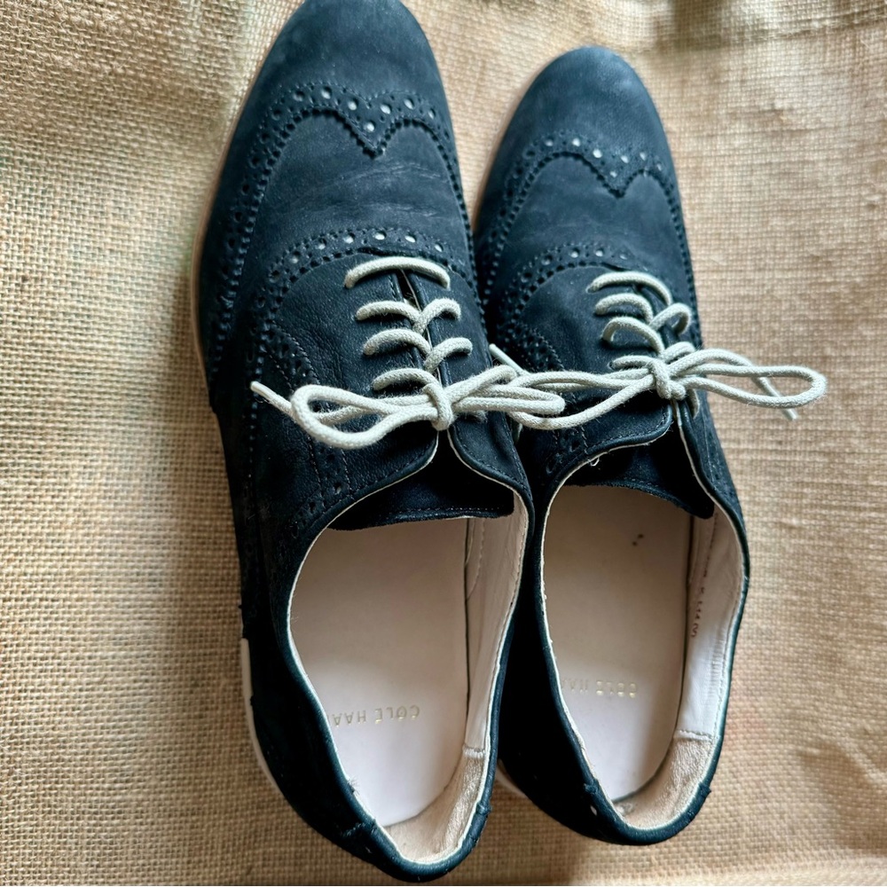 Cole Haan Black and Cream Suede Wingtip Oxford shoes with Leather insides 👞